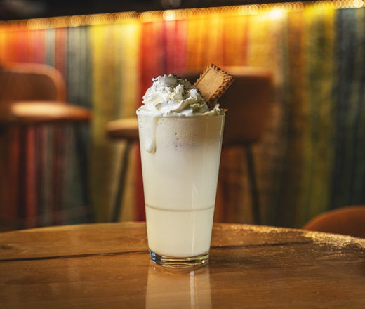 How to Make a White Chocolate Drink: Easy Hot White Chocolate Recipe