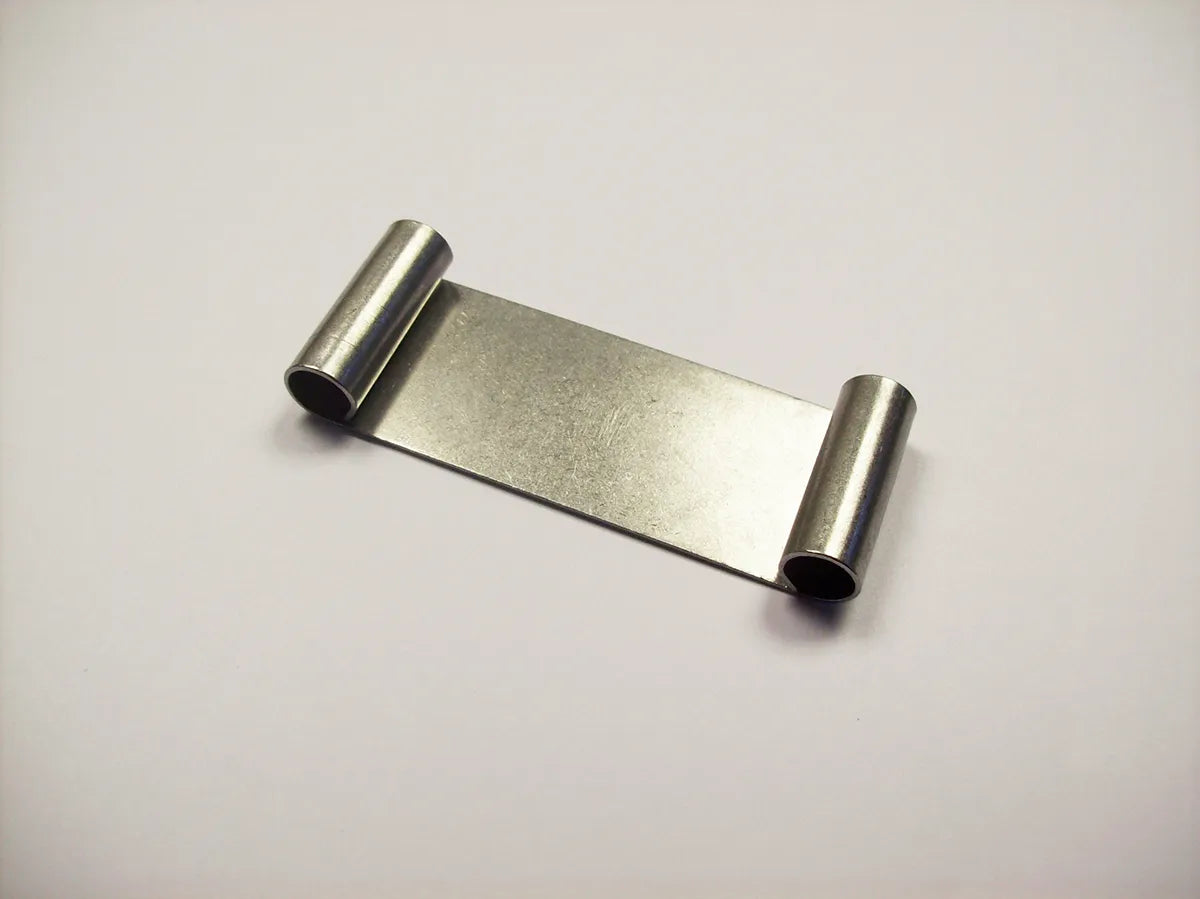 KLEM28 clamp seen from the side, showing the two rolled ends