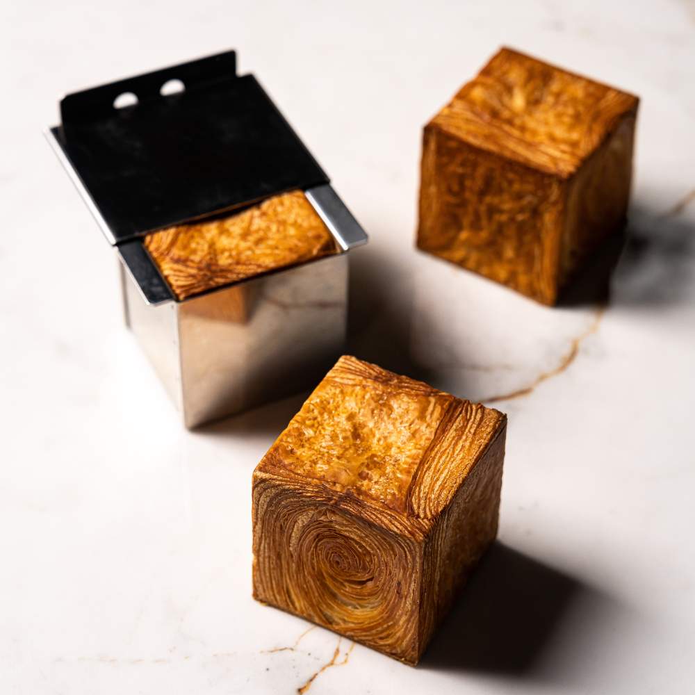 アシモクラフツ　molds aw tray 90 Cube Geometric Croissant Mold CV1 – Pavoni Italia