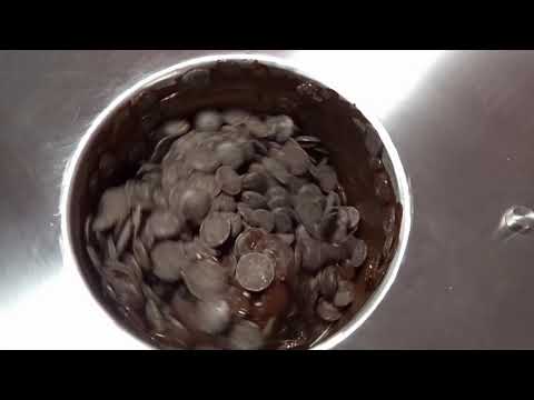 Aura chocolate tempering machine